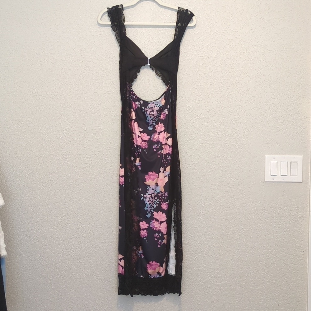 Amazon black foral lace trim sleeveless v neck cut out midi dress - Picture 11 of 13